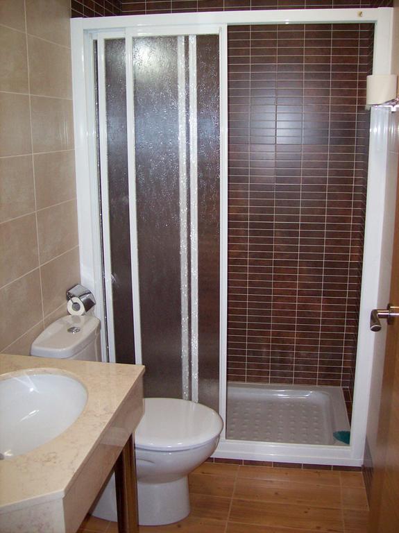 Hostal Muralla Plasencia Cameră foto